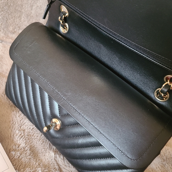 Chanel medium classic flap - Picture 10 of 12